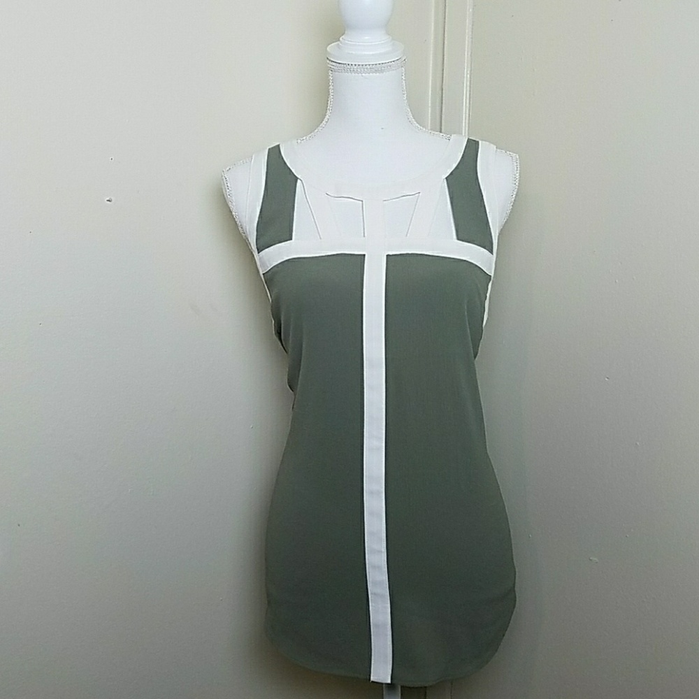 Candie's mint green blouse