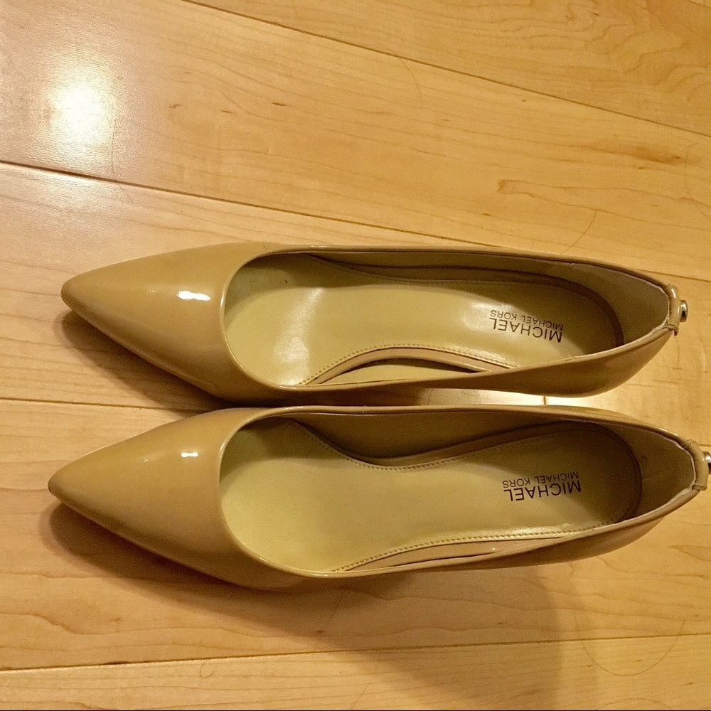 Micheal Kors pump