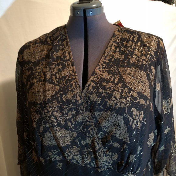 NWT-Black/Gold Metallic Top/Blouse size 26-28 - Picture 3 of 8