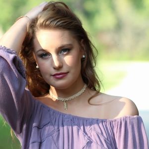 Meet your Posher, Alyssa