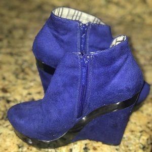 Women’s  suede booties blue