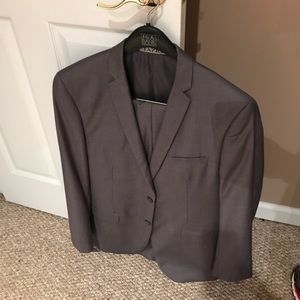 Men’s Gray Suit