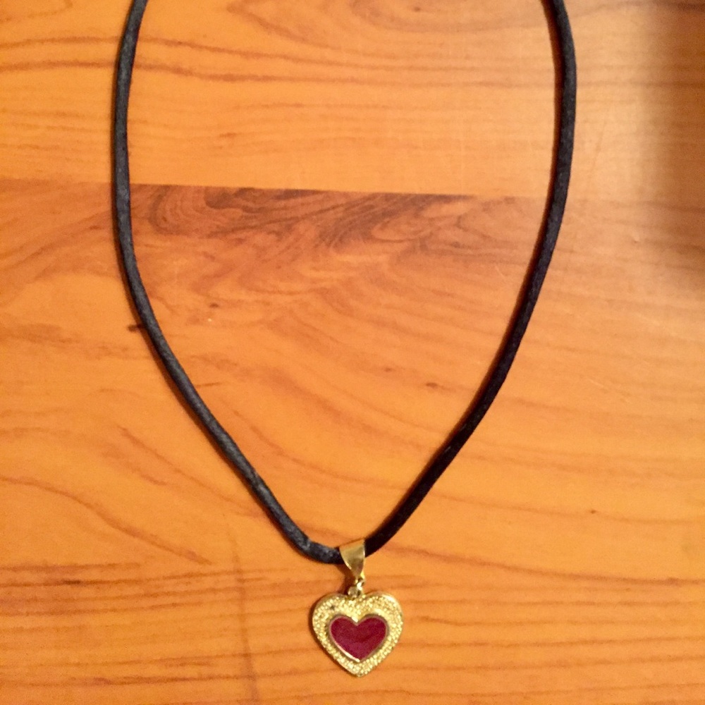 Heart pendant on velvet rope