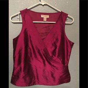 Lady's sleeveless top