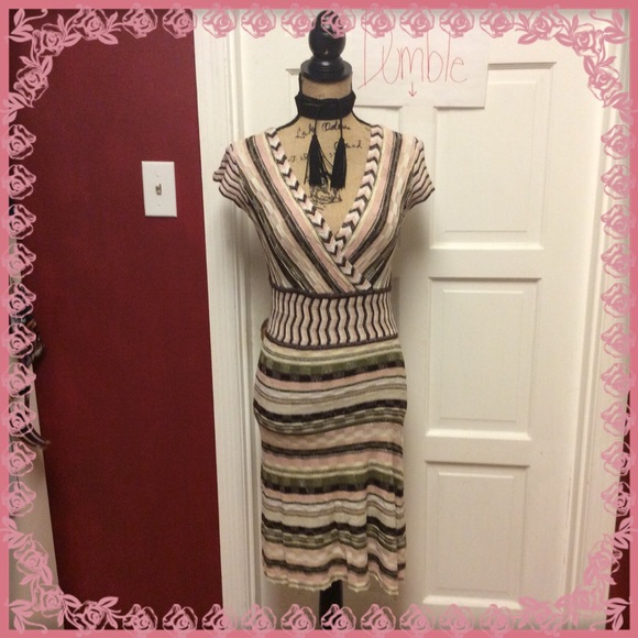 Design History Dresses & Skirts - 🦉🍁pretty sweater dress🦉🍁