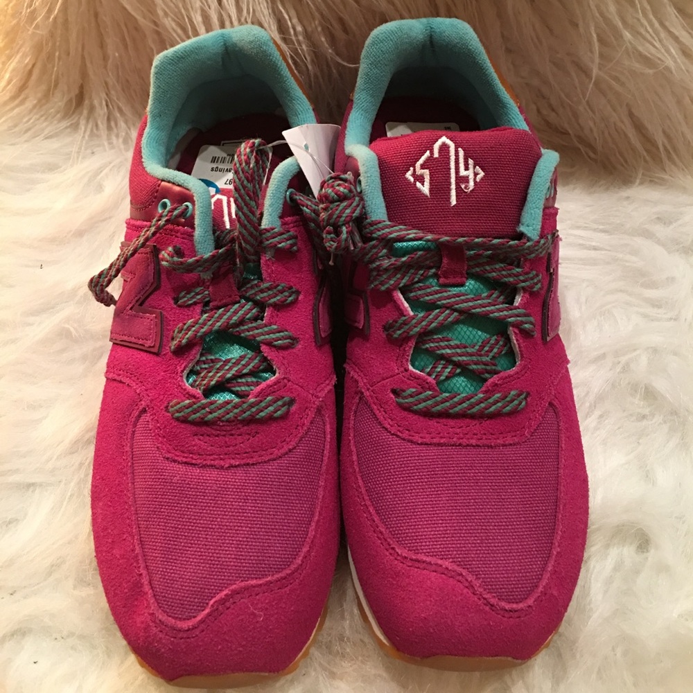 SOLD New Balance NWT 574