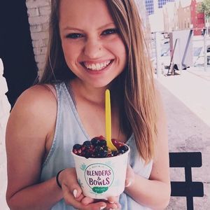 Meet your Posher, Kayla