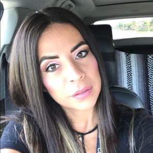 Meet your Posher, Augustina