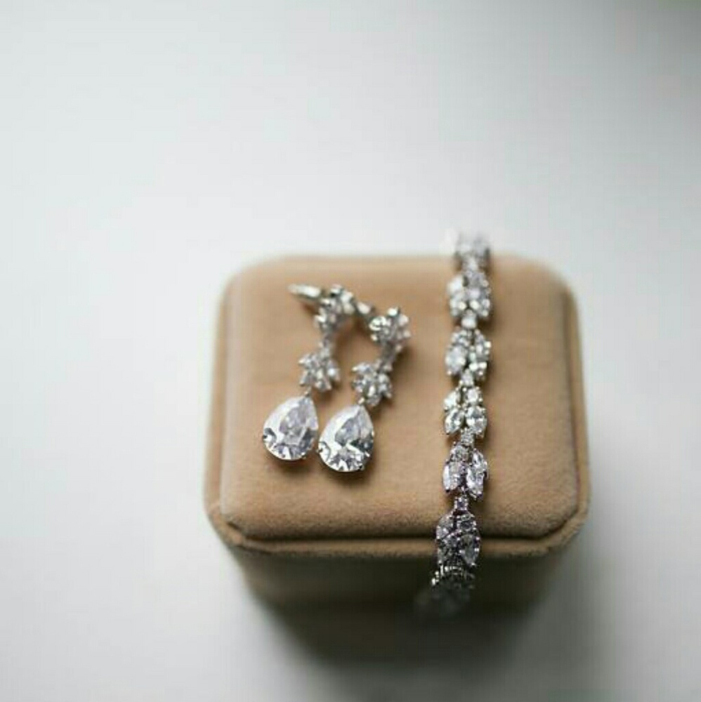 Sparkly Crystal Silver Bridal Bracelet (Cleo)