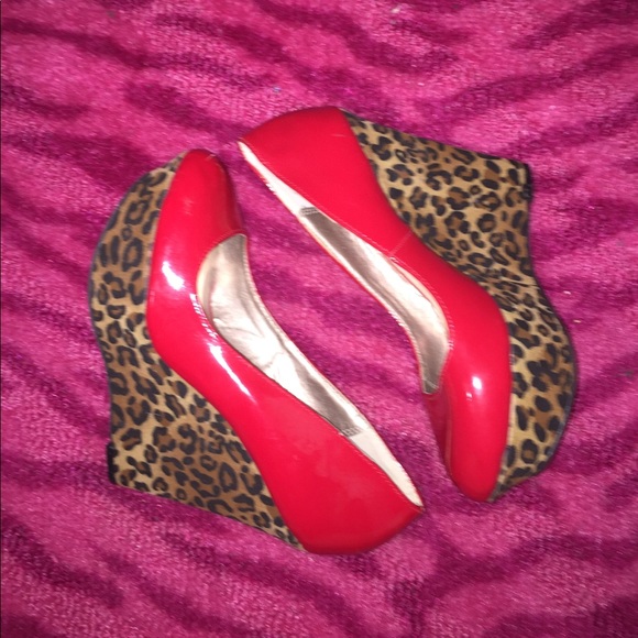 Sexy red & cheetah pin up, rockability wedges - Picture 3 of 6