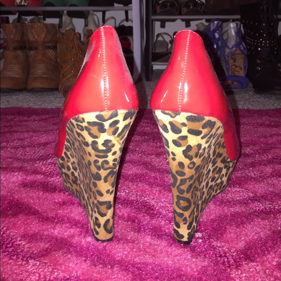 Sexy red & cheetah pin up, rockability wedges - Picture 4 of 6