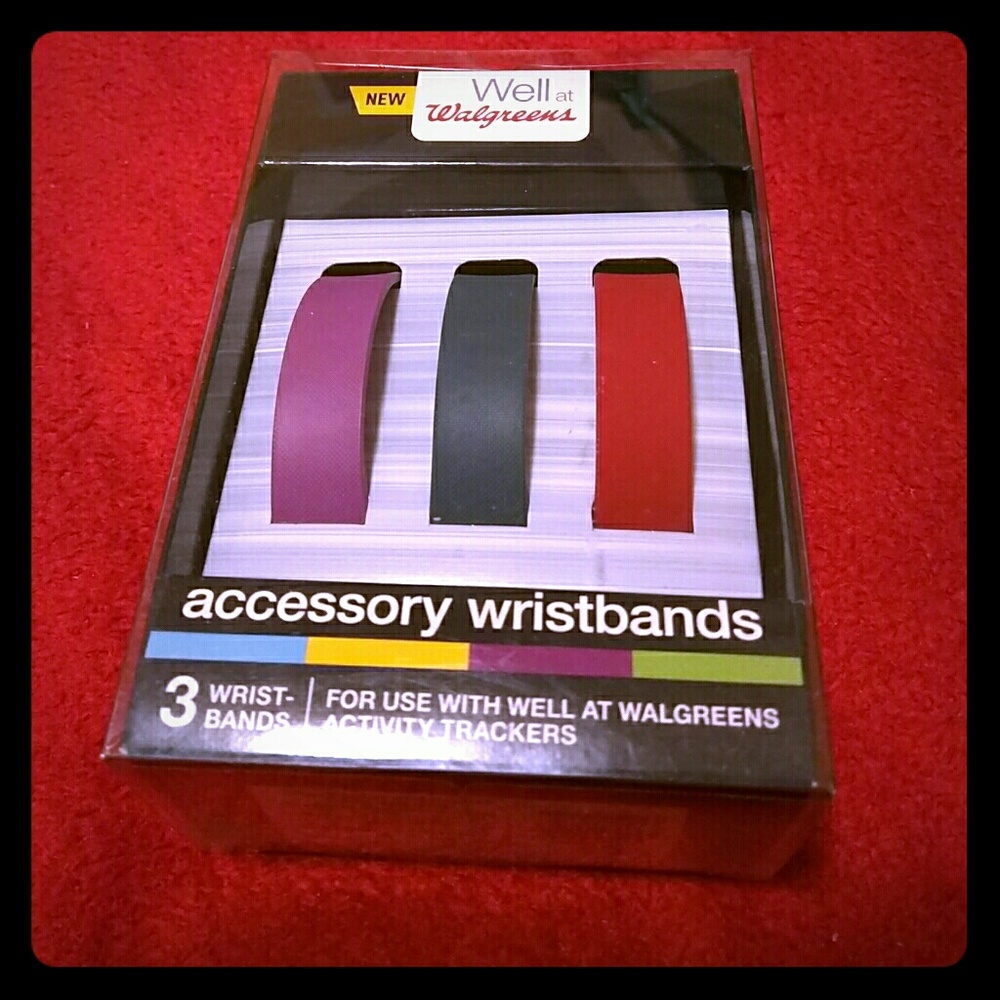 Set of 3 accessory wristbands.