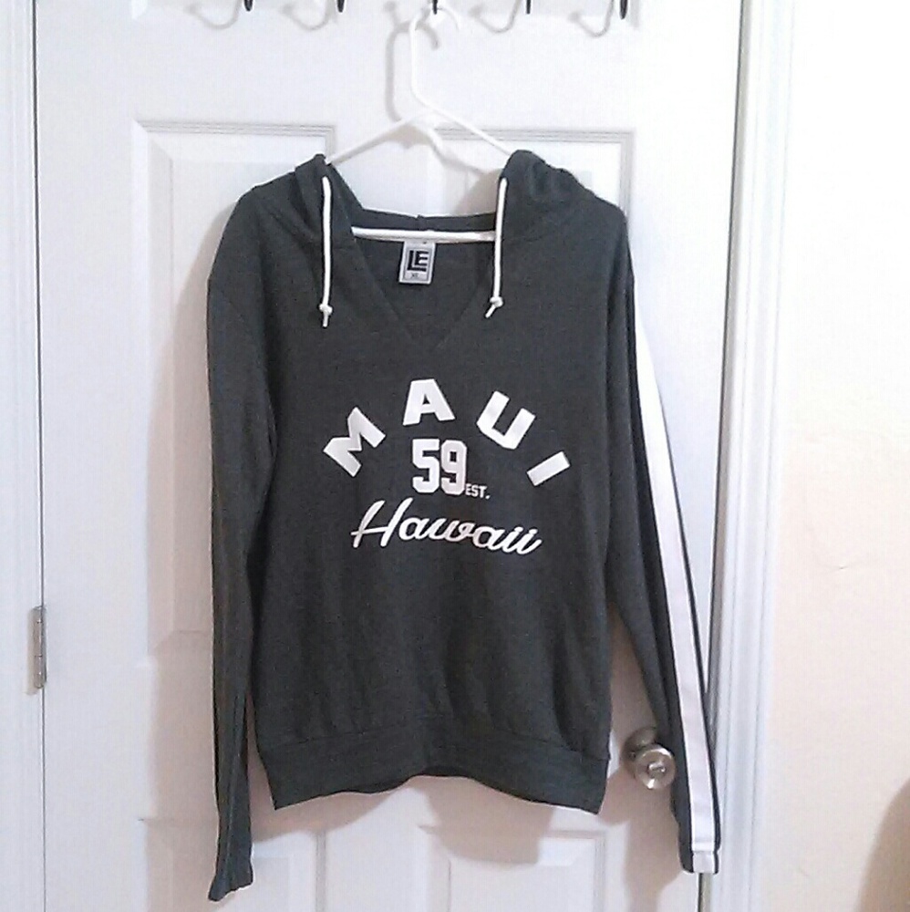 NWOT Maui Hawaii Sweater