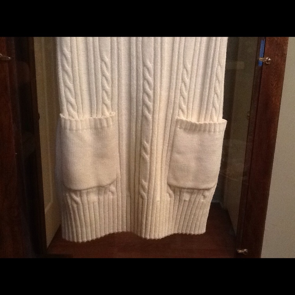 white sweater - Picture 3 of 4