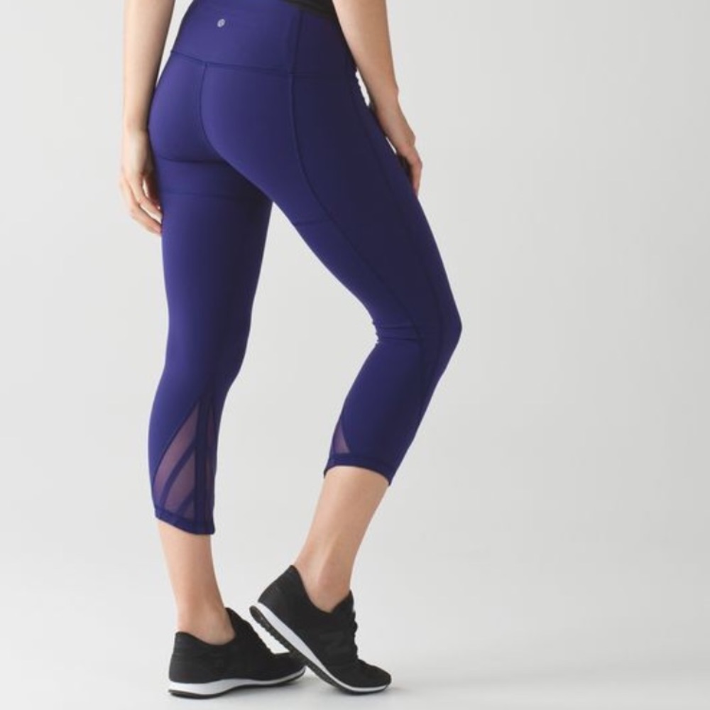 Lululemon Essential Rhythm Crops