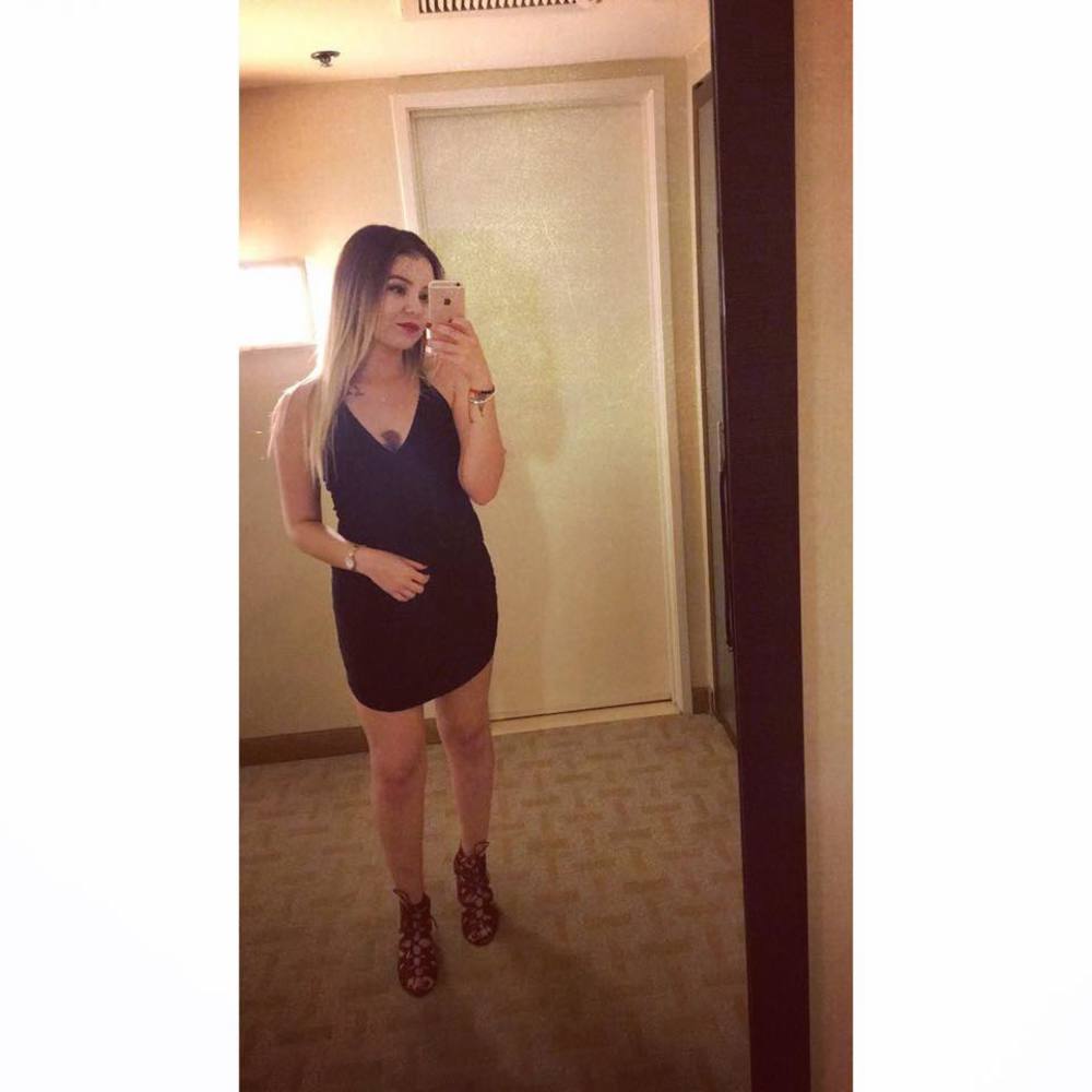 Meet your Posher, Adriana