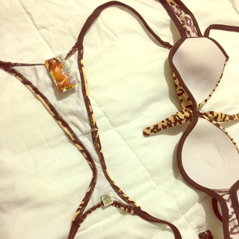 Tiny Brazilian swimsuit purchased in 🇧🇷 - Picture 3 of 4