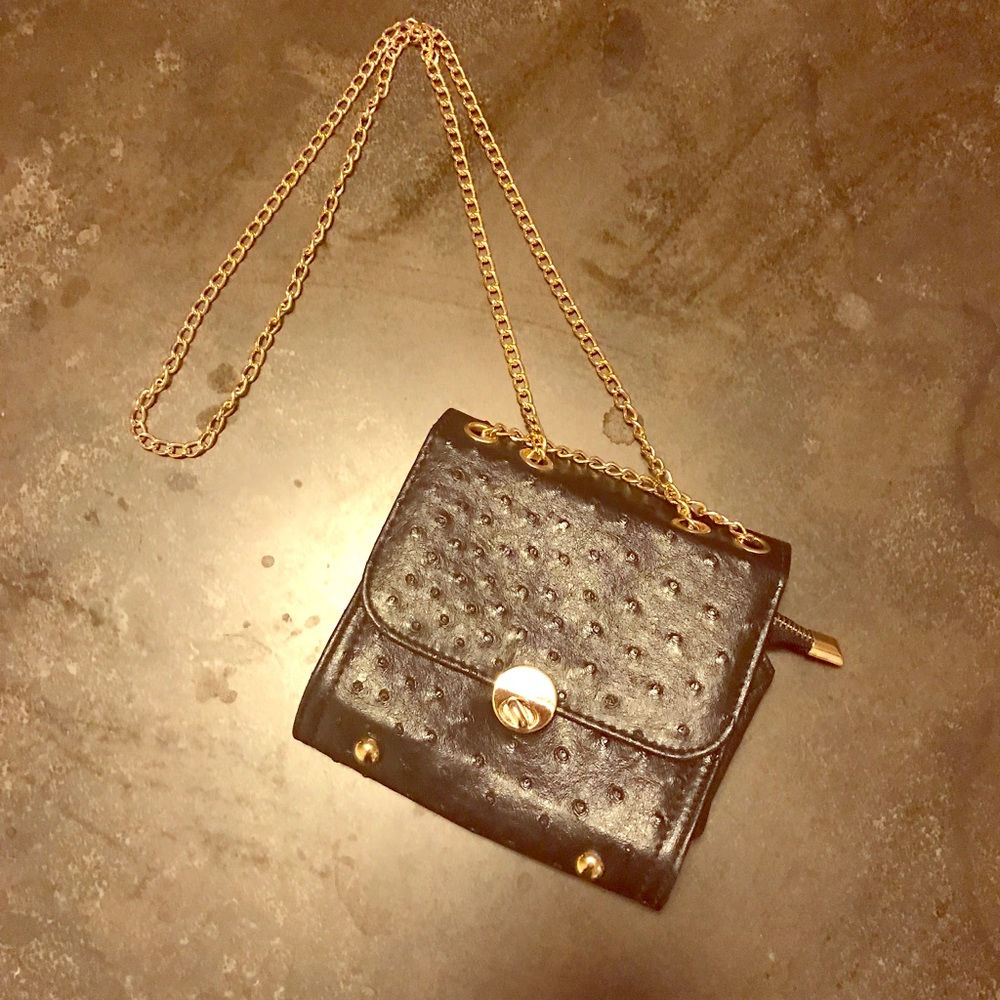 Cross body clutch