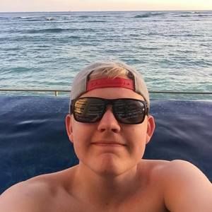 Meet your Posher, Gunnar