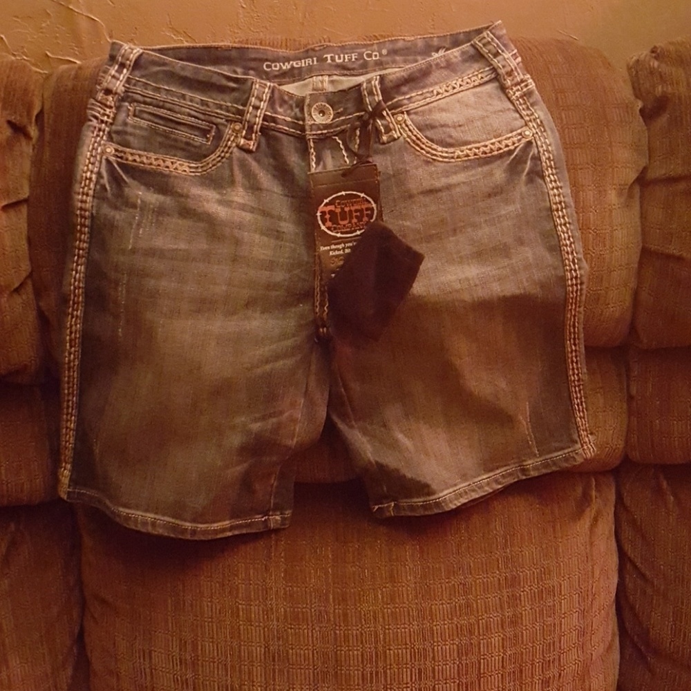 brand new cowgirl tuff shorts with tag
