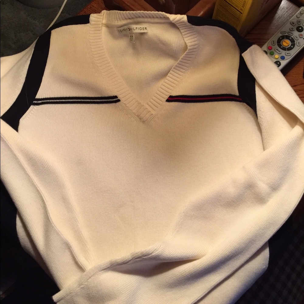 Tommy Hilfiger Pull Over V Neck Sweater