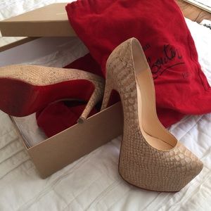Christian louboutin / Beige / 36.5 Christian louboutin / Beige / 36.5