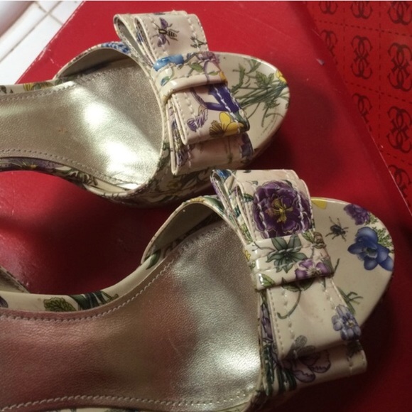 Guess Marciano Open Toe Floral Patent Heels 5.5 - Picture 4 of 5