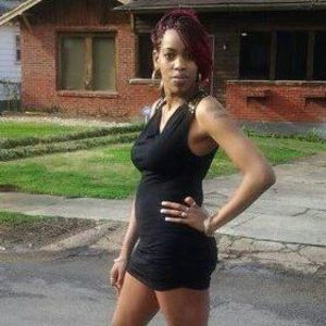 Meet your Posher, Dee dee