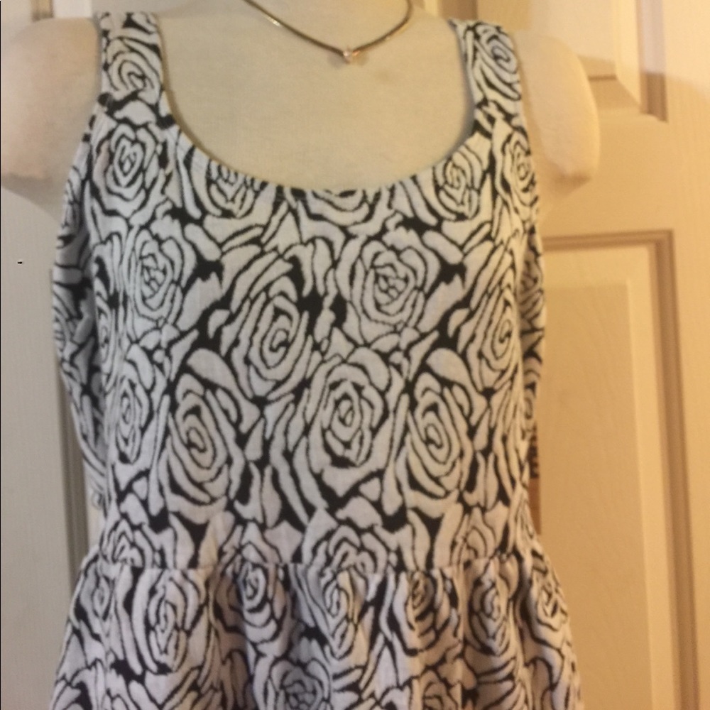 Chance Or Fate Black/White Rose Print Dress - Picture 3 of 5