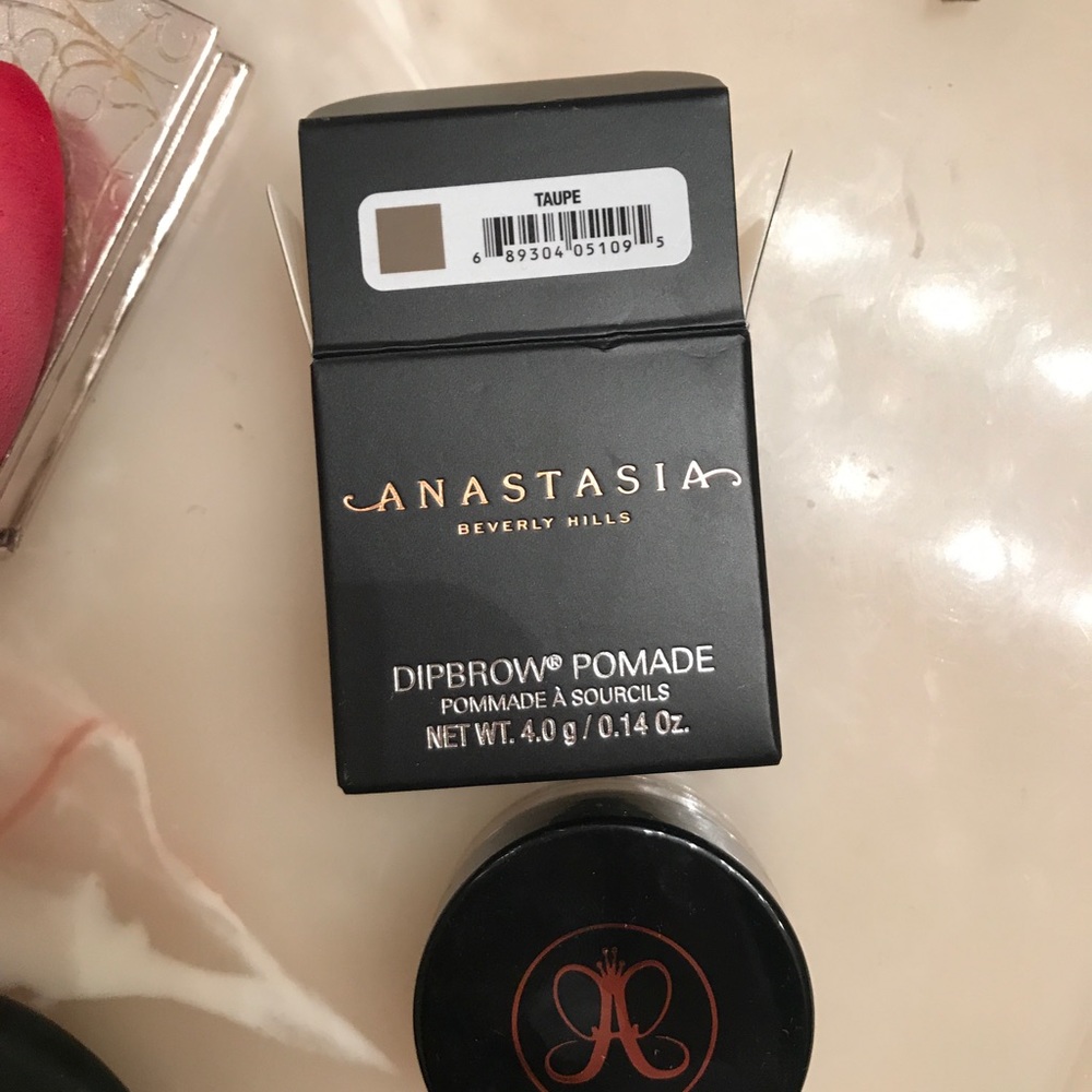 ABH dipbrow - Picture 1 of 3