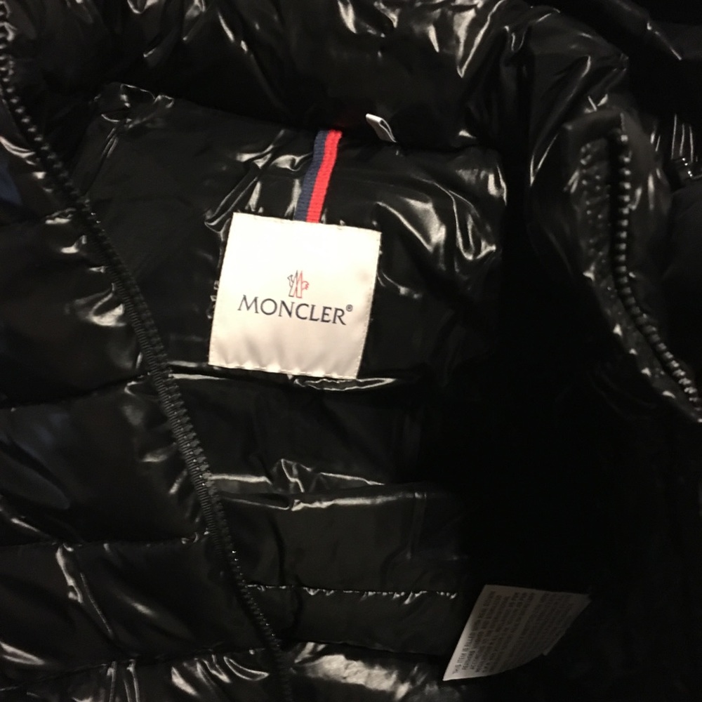 NWT Moncler Modello Bady puffer coat for women. - Picture 4 of 8