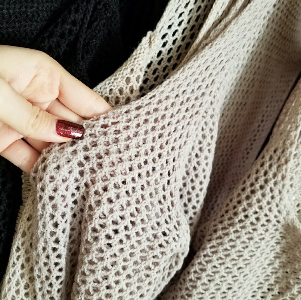 Knitted Cold Shoulder Sweater - Picture 4 of 4