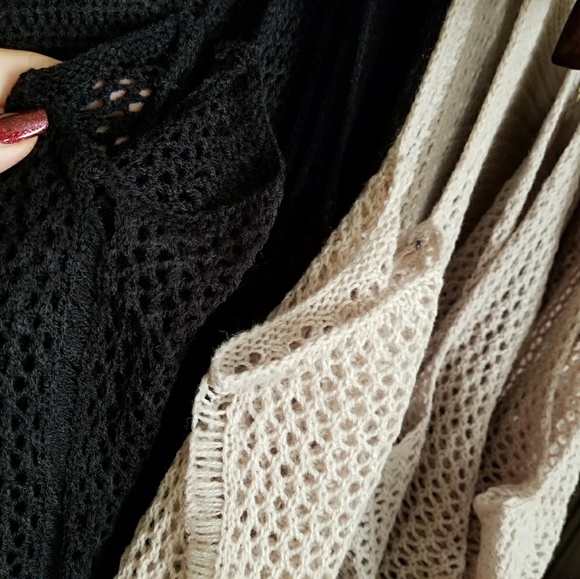 Knitted Cold Shoulder Sweater - Picture 3 of 4