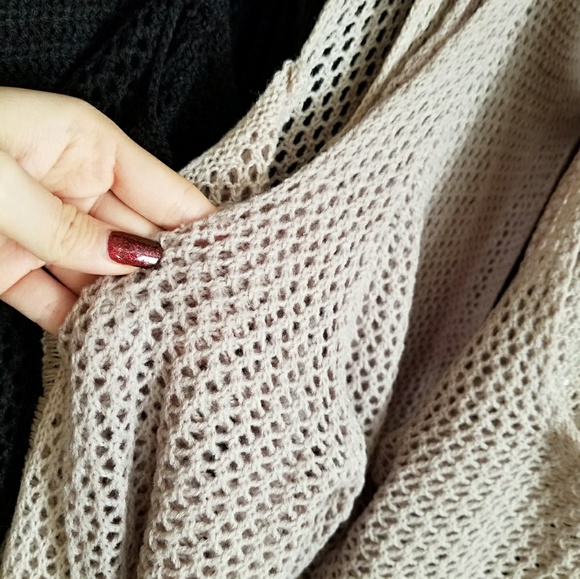 Knitted Cold Shoulder Sweater - Picture 4 of 4