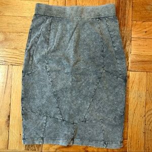 H&M stretchy pencil skirt | size 2 H&M stretchy pencil skirt | size 2