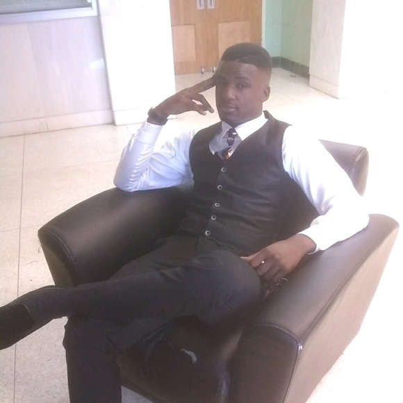 Meet your Posher, Chris - Picture 1 of 1