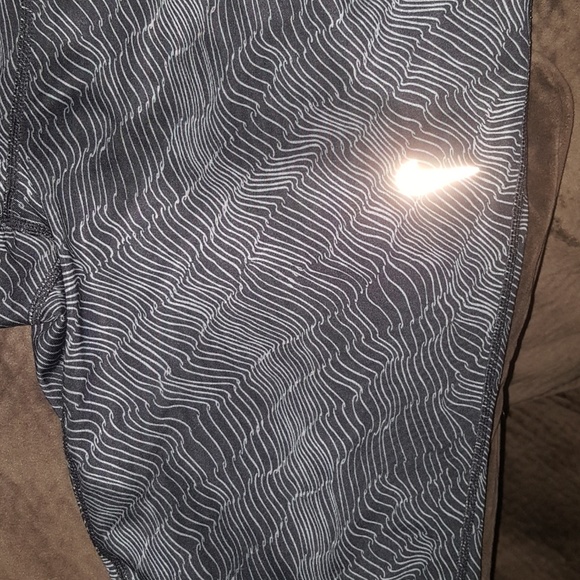 Nike Essential Dri-Fit Crop Running Tights, Sz 1X - Picture 7 of 7