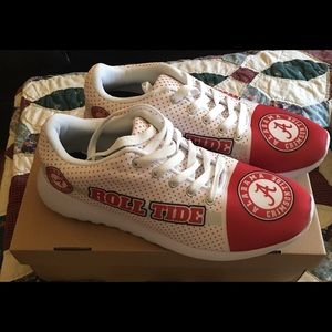 New Alabama Shoes Size 9
