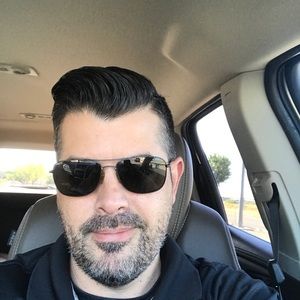 Meet your Posher, Travis