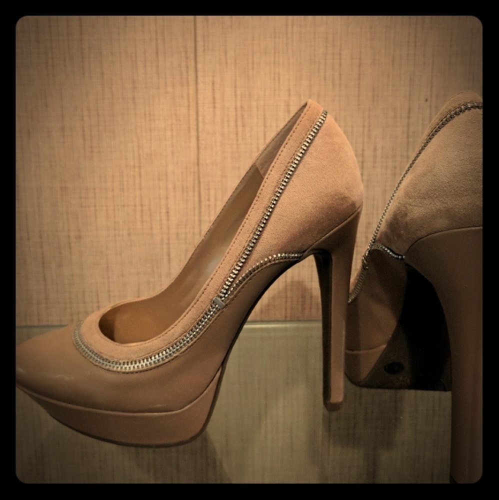 Sz 6 Jessica Simpson, 4 1/2"stiletto pumps,