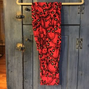 Lularoe OS red/dark pink skull leggings EUC