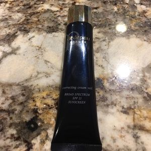 Cle de peau correcting serum veil with spf 21