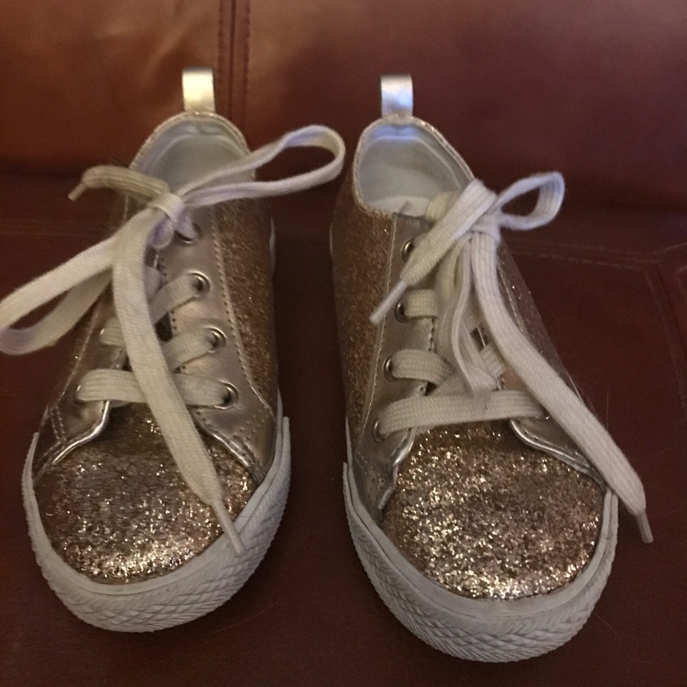 Gold sparkle Gymboree girls shoes.