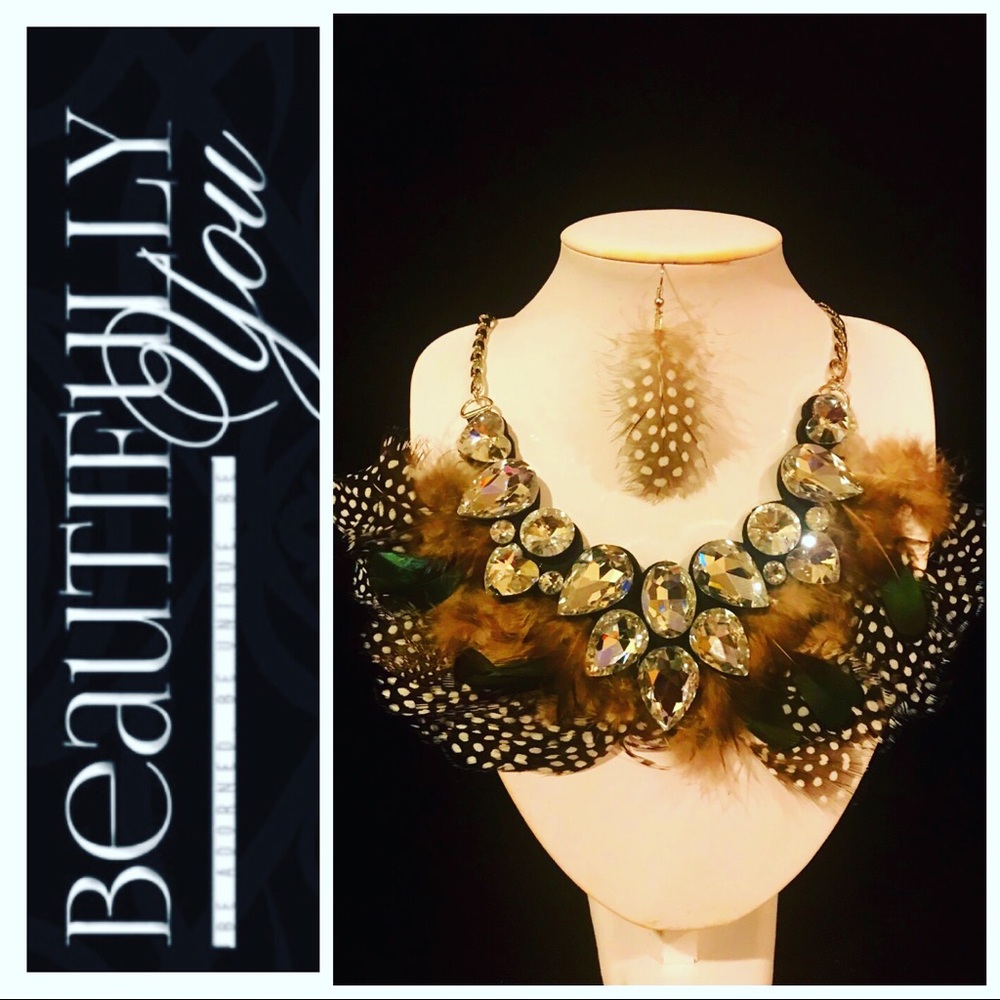 FEATHER FRINGE STATEMENT NECKLACE SET