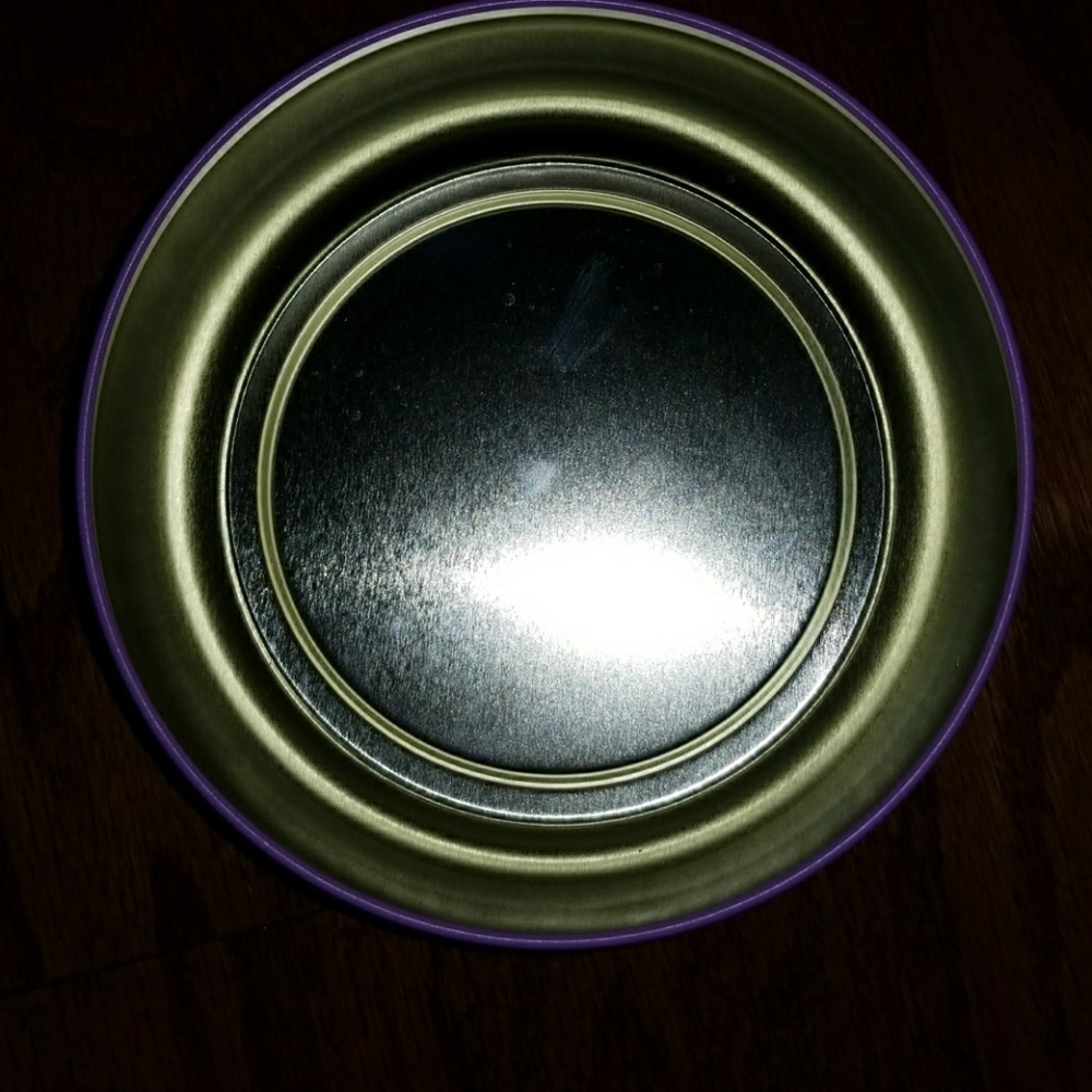 Bunny Tin Container - Picture 3 of 4