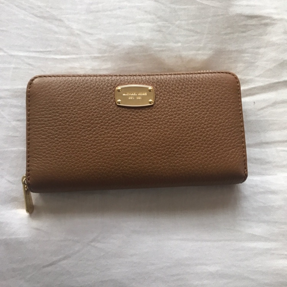 BRAND NEW Michael Kors Wallet