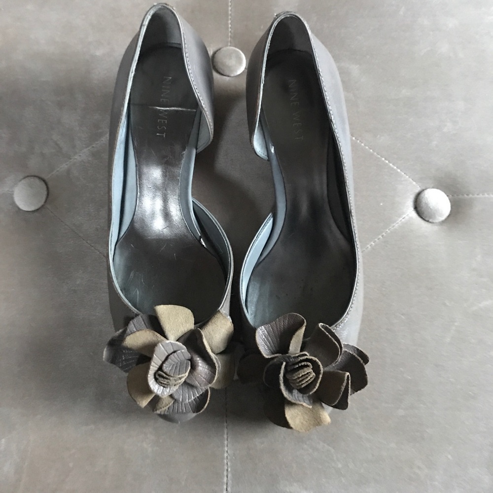 Nine West grey low wedges!