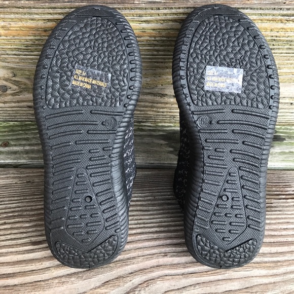 New 🔥Fly Knit Sneakers  🔥Sz 5.5-10🔥 - Picture 6 of 7