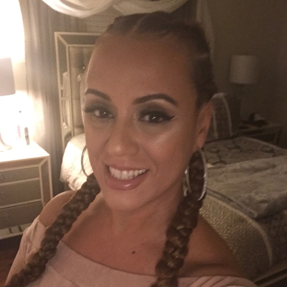 Meet your Posher, Ana