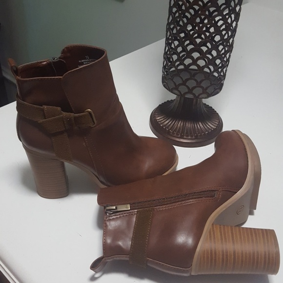 Shoes - Adorable brown boots